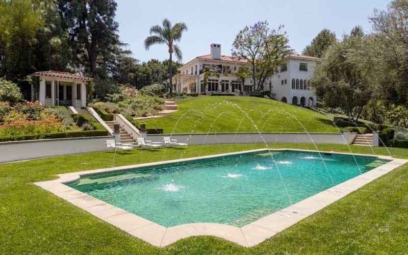 Outside pool of Angelina Jolie House