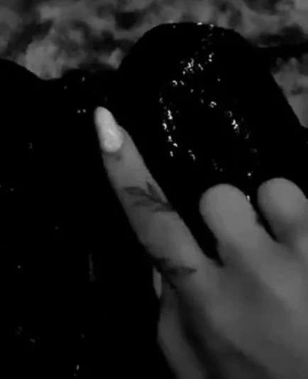 vine ariana garnde tattoo
