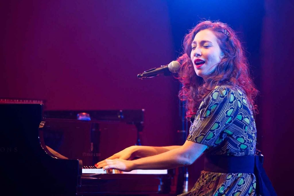 Regina Spektor piano