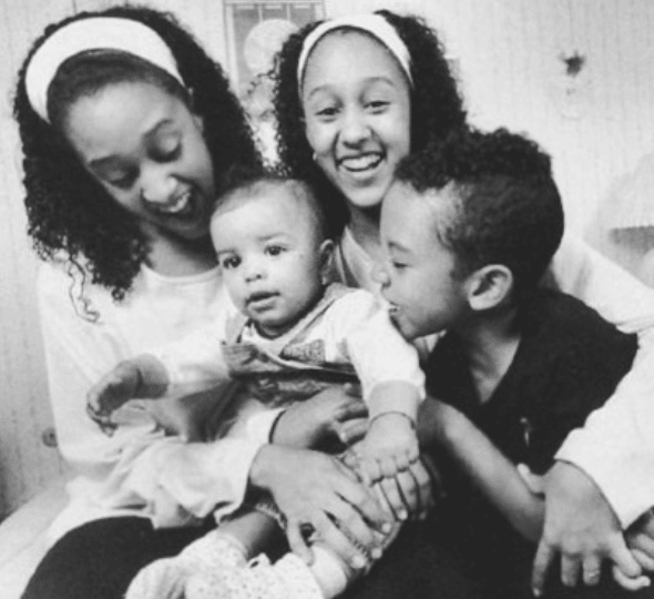 Mowry Siblings