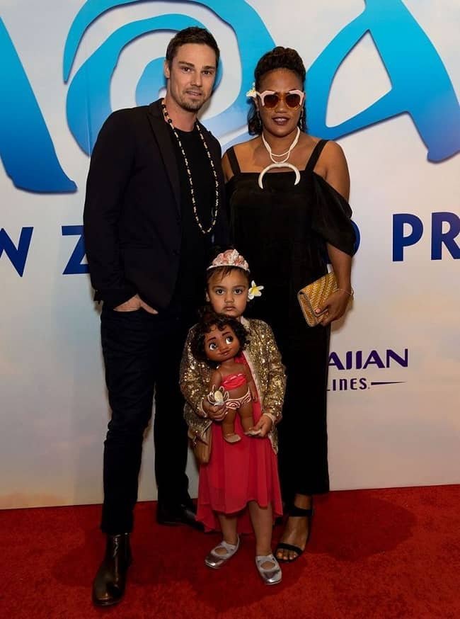 Jay ryan with girlfriend dianna and daughter eve in an event New Zealand