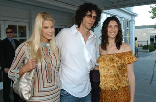 Emily Stern standing with dad Howard Stern